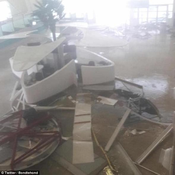 Dünyaca ünlü plaj kasırgadan yok oluyor 8