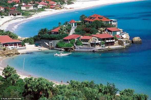 Dünyaca ünlü plaj kasırgadan yok oluyor 20