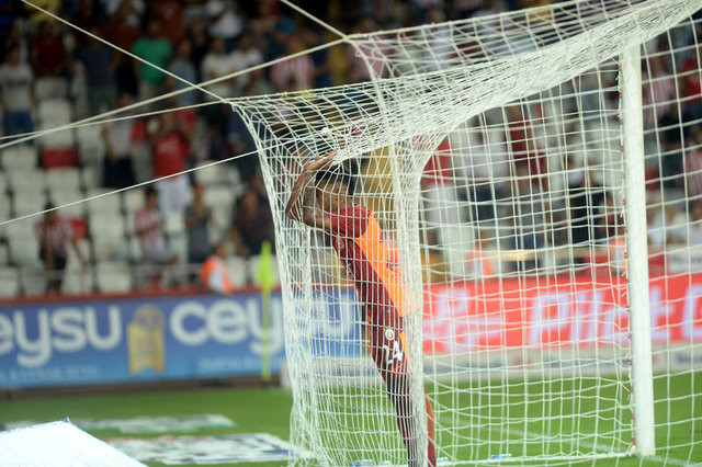 Selçuk İnan'a Antalya maçı sonrası büyük tepki 2