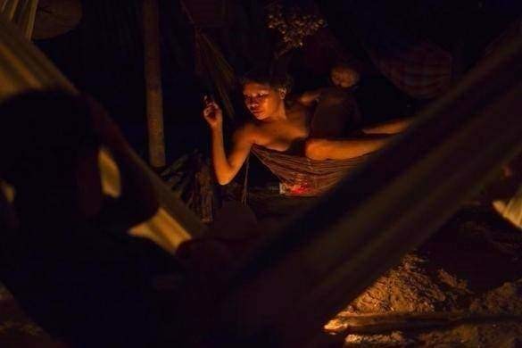 Amazon ormanlarındaki kabile ilk kez görüntülendi 15