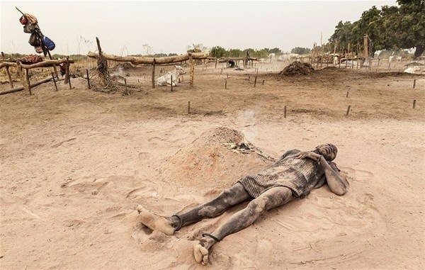 Amazon ormanlarındaki kabile ilk kez görüntülendi 21