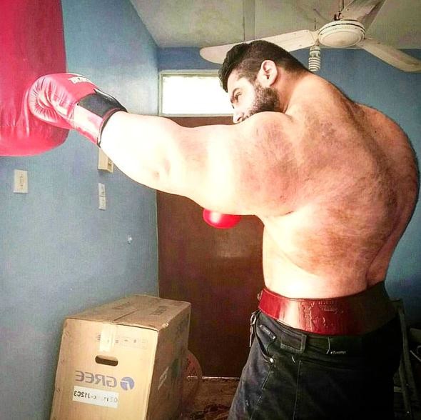 İranlı Hulk nasıl keşfedildiğini anlattı 7