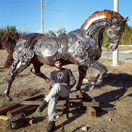 Hurdalıktan harikalar tasarladı 8