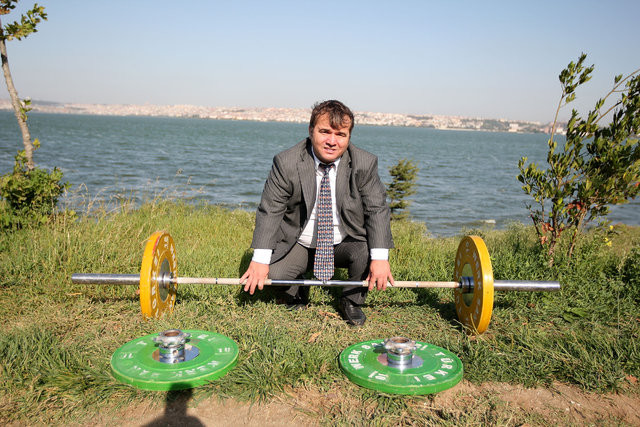 Naim Süleymanoğlu'nun hayatı ve başarıları 10