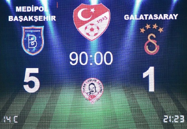 Başakşehir Galatasaray maçı capsleri patladı 22