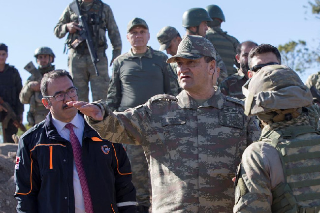 Komutanın Burseya Dağı ziyaretinde dikkat çeken kare 9