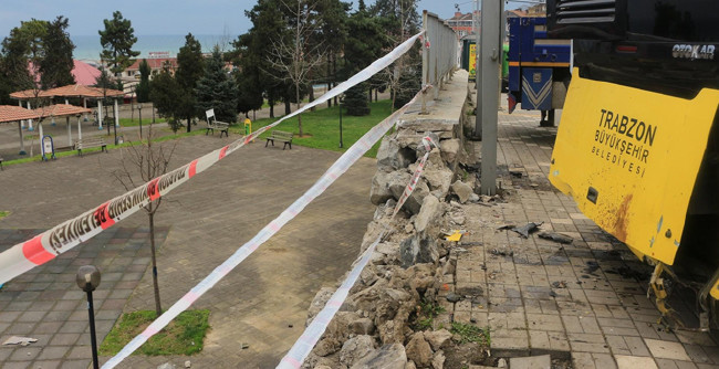 Şoför ihtiyaç molası için otobüsü rampada bırakınca 4