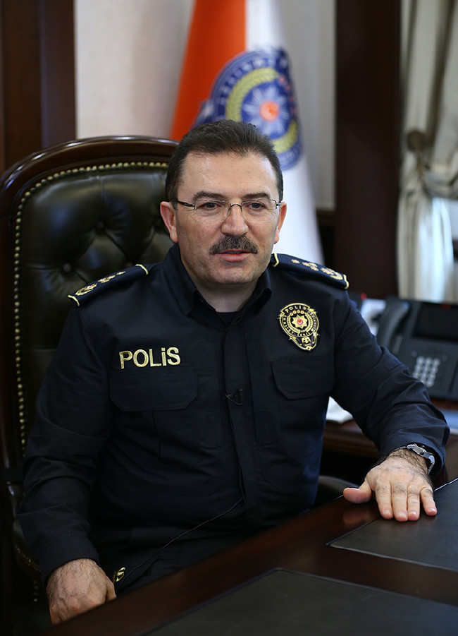 Emniyet'te üniforma reformu 74