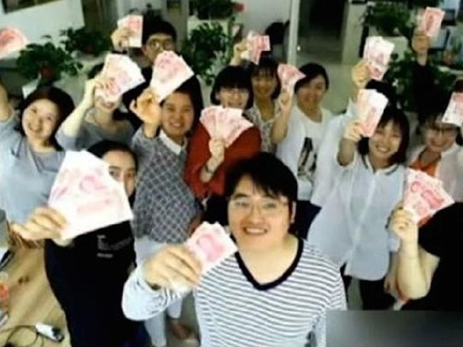 Verdikleri her kilo için çalışanlarına para ödüyor 1