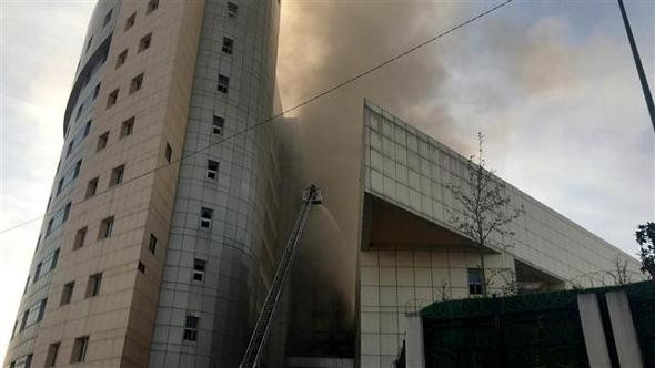 Korkutan yangından kareler 23