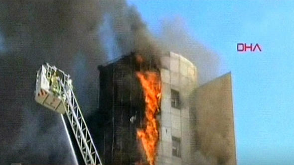 Korkutan yangından kareler 36