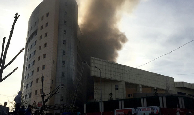 Korkutan yangından kareler 73