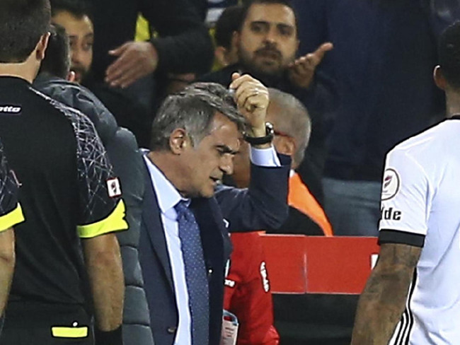 Tatil edilen derbi sosyal medyada gündem oldu 12