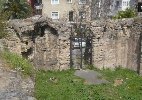 İstanbul'un gizemli adası 24