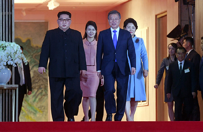 Tarihi zirvede ilk kez basının önüne geçti 13