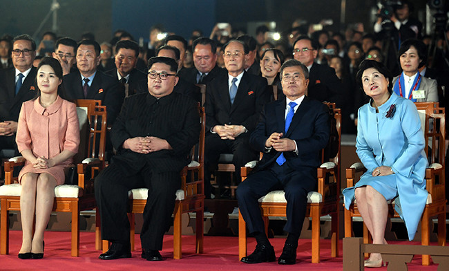 Tarihi zirvede ilk kez basının önüne geçti 17