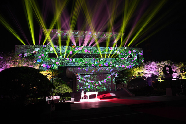 Tarihi zirvede ilk kez basının önüne geçti 19