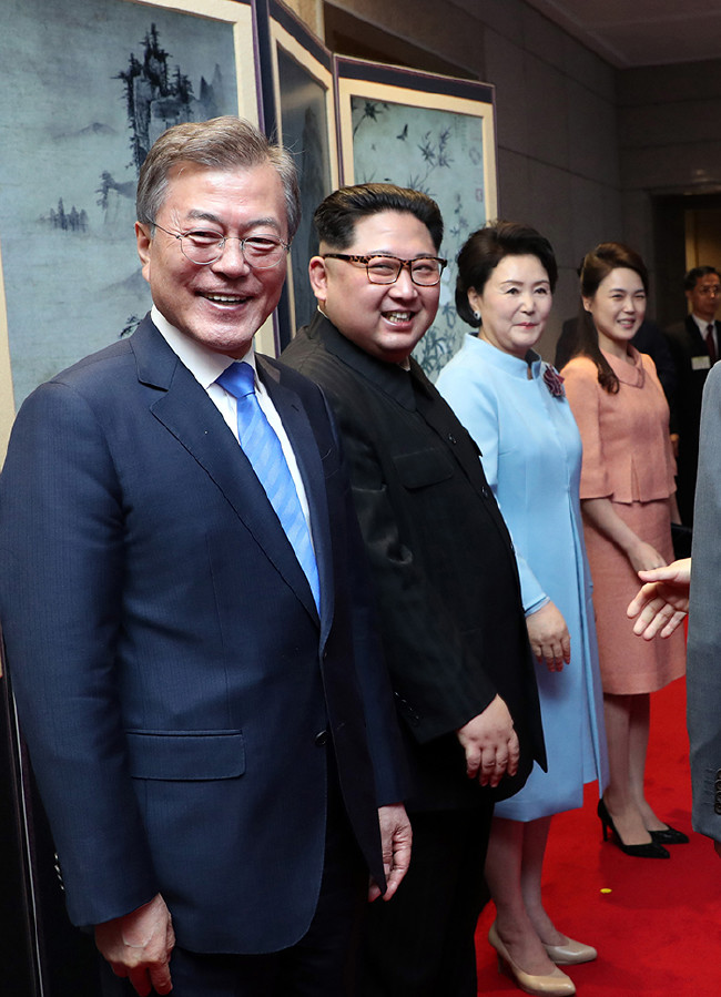 Tarihi zirvede ilk kez basının önüne geçti 21