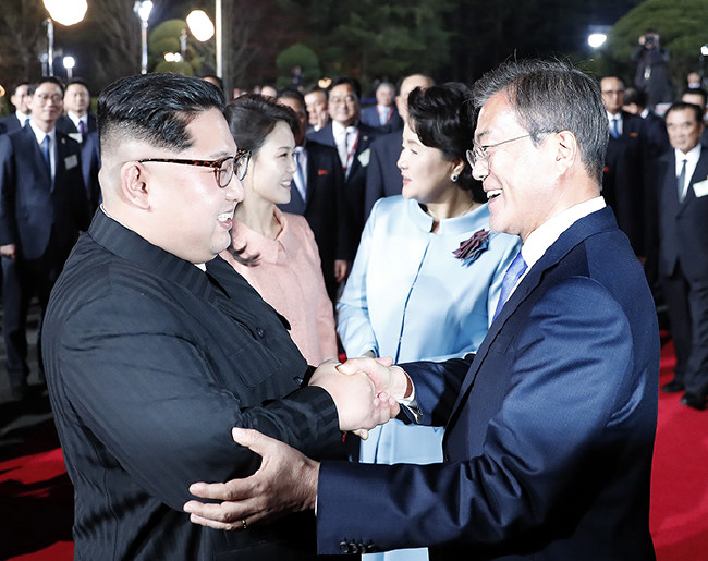 Tarihi zirvede ilk kez basının önüne geçti 26