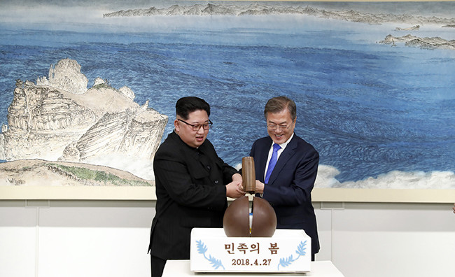 Tarihi zirvede ilk kez basının önüne geçti 33