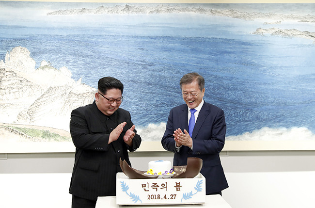 Tarihi zirvede ilk kez basının önüne geçti 35