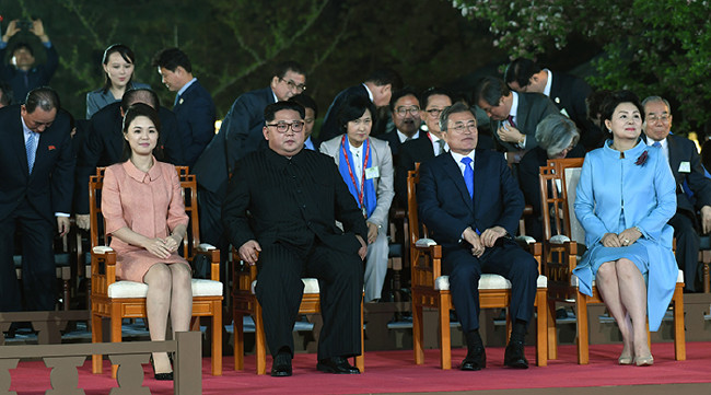 Tarihi zirvede ilk kez basının önüne geçti 9