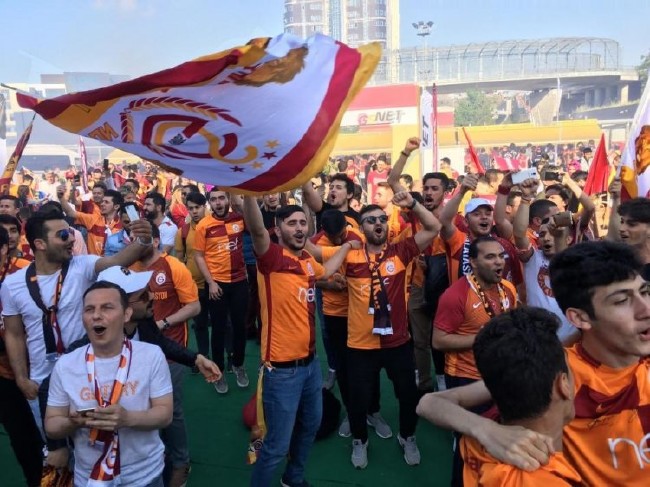 Şampiyon Galatasaray! Kutlamalardan renkli görüntüler 15