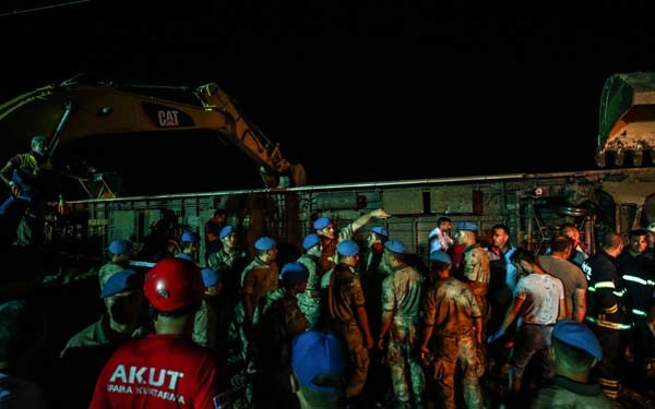 En zor teşhis... Yürekleri yakan anlar... 13