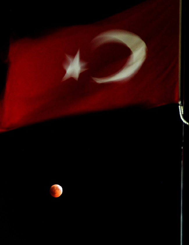 Kanlı Ay Tutulması'ndan nefes kesen kareler 8