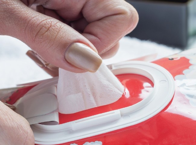 Kullanmak istemeyeceksiniz! Islak mendilin zararları... 4