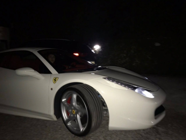 'Tosuncuk' Dubai'de gününü gün ediyor 1