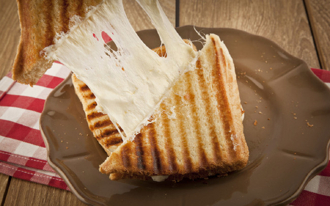 Kaşar peyniri ile tost peyniri arasındaki fark nedir? 8