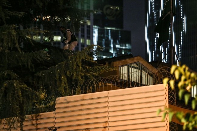 Türk polisi Suudi Konsolosluğu'nda 30