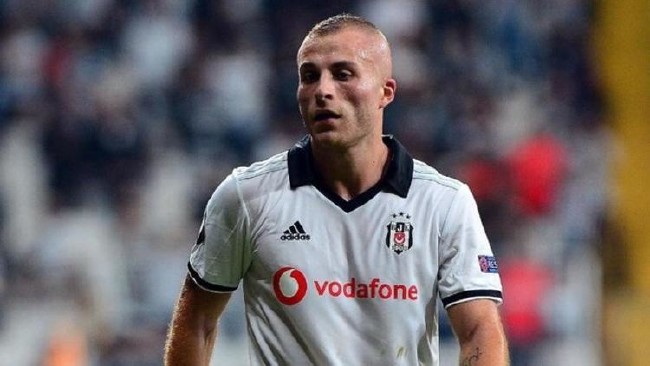 Sezon sonu sözleşmesi bitecek futbolcular 27