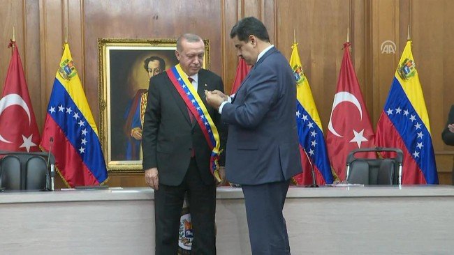 Cumhurbaşkanı Erdoğan'a Simon Bolivar'ın kılıcı verildi 3