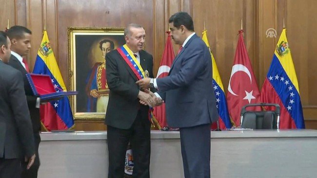 Cumhurbaşkanı Erdoğan'a Simon Bolivar'ın kılıcı verildi 4