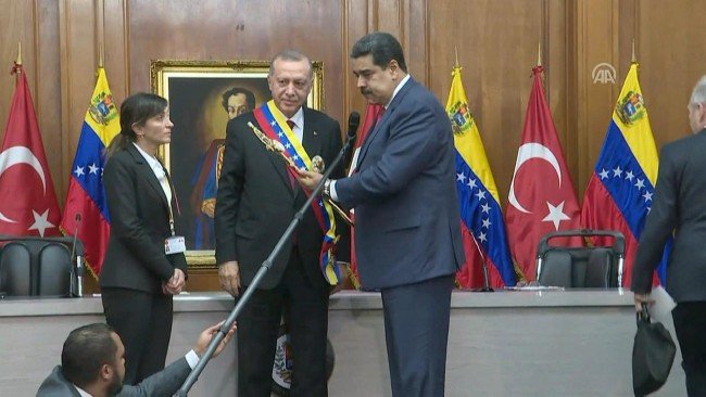 Cumhurbaşkanı Erdoğan'a Simon Bolivar'ın kılıcı verildi 5