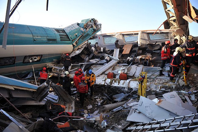 Hızlı tren kazasından kahreden kareler 60