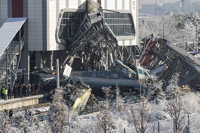 Hızlı tren kazasından kahreden kareler 58