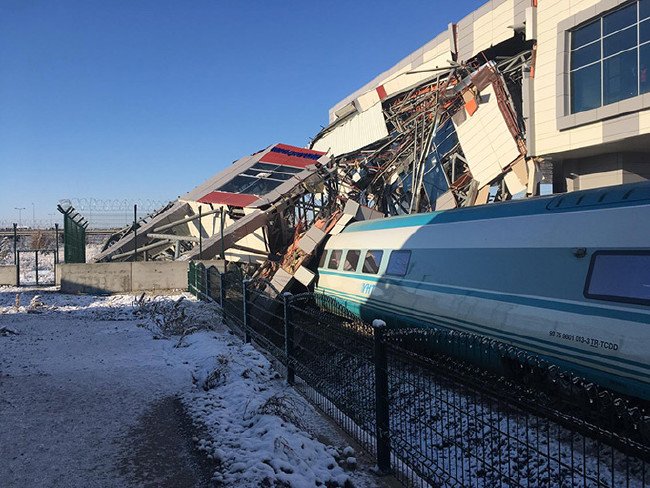 Hızlı tren kazasından kahreden kareler 53