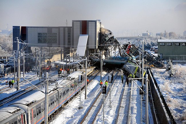 Hızlı tren kazasından kahreden kareler 50