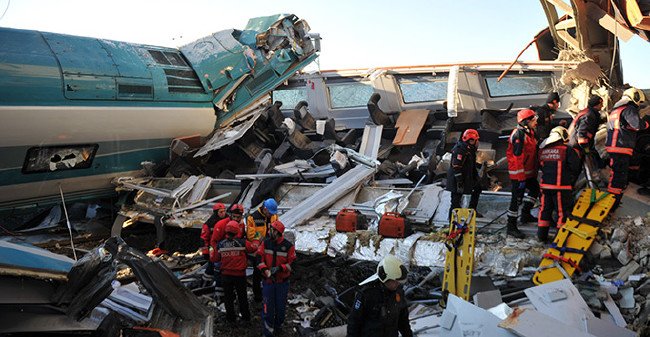 Hızlı tren kazasından kahreden kareler 43