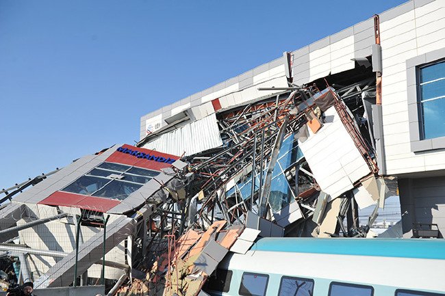 Hızlı tren kazasından kahreden kareler 23