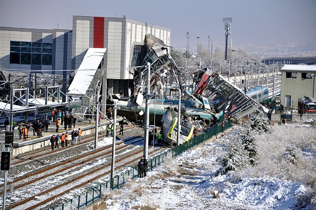 Hızlı tren kazasından kahreden kareler 15