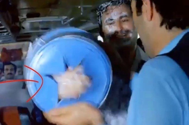 Kemal Sunal'ın filmindeki hata yıllar sonra ortaya çıktı 15