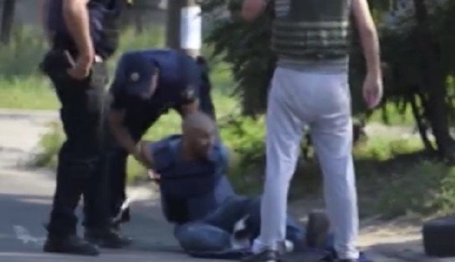 Arkadaşına el bombası verdi, pimini çekip kaçtı 14