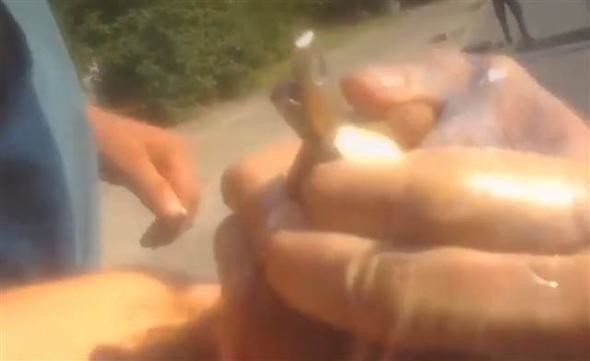 Arkadaşına el bombası verdi, pimini çekip kaçtı 2