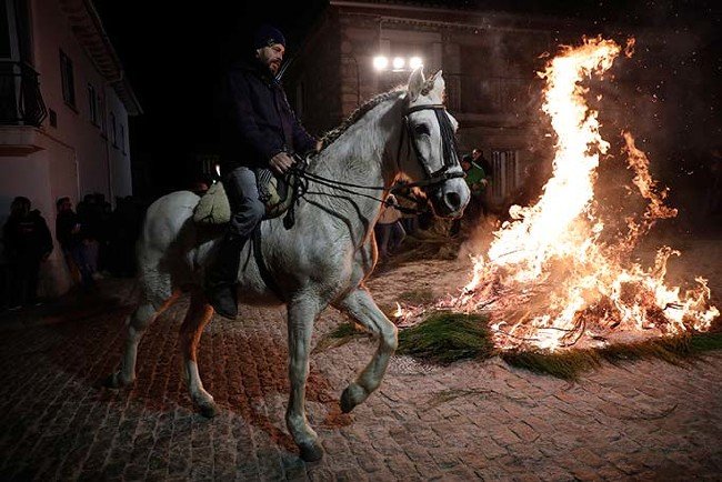 İspanya'da işkence gibi gelenek 13