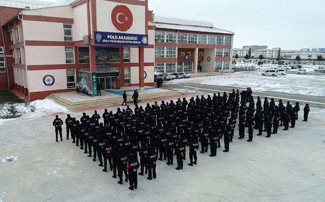 Afgan kadın polisler zorlu kış koşullarında mesleğe hazırlanıyor 17