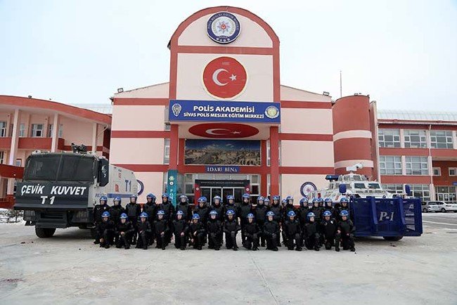 Afgan kadın polisler zorlu kış koşullarında mesleğe hazırlanıyor 27